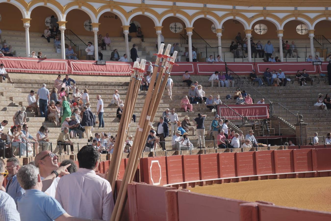 Domingo de sol en la Maestranza para ver a Lama de Góngora, Calerito y Samuel Navalón