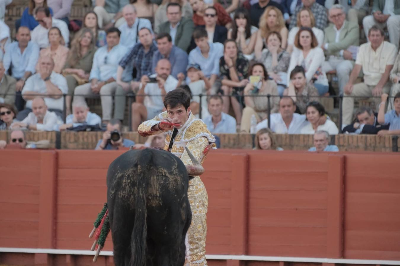 Samuel Navalón logró arranzar aplausos en la faena de su primero