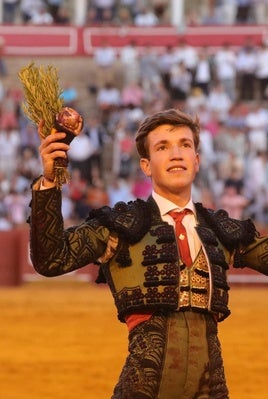 El novillero Javier Zulueta en una actuación en la Maestranza