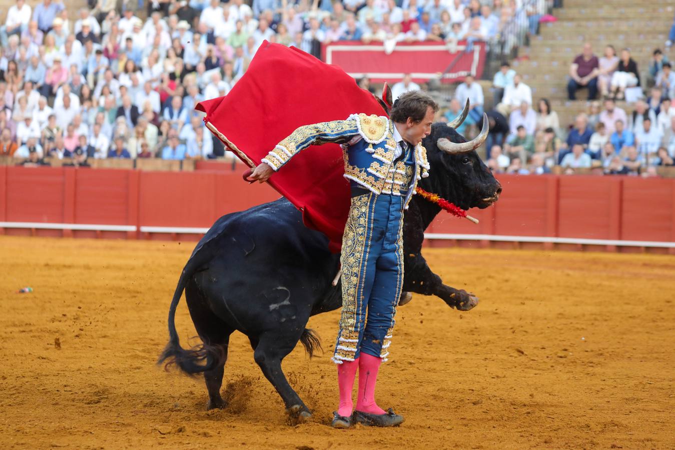 Román logró cortar una oreja en la Maestranza