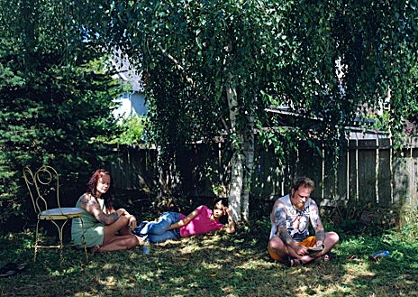 Imagen secundaria 1 - De arriba abajo, 'A Fight on the Sidewalk' (1994); 'Tattoos and Shadows' (2000); y 'Event' (2021)