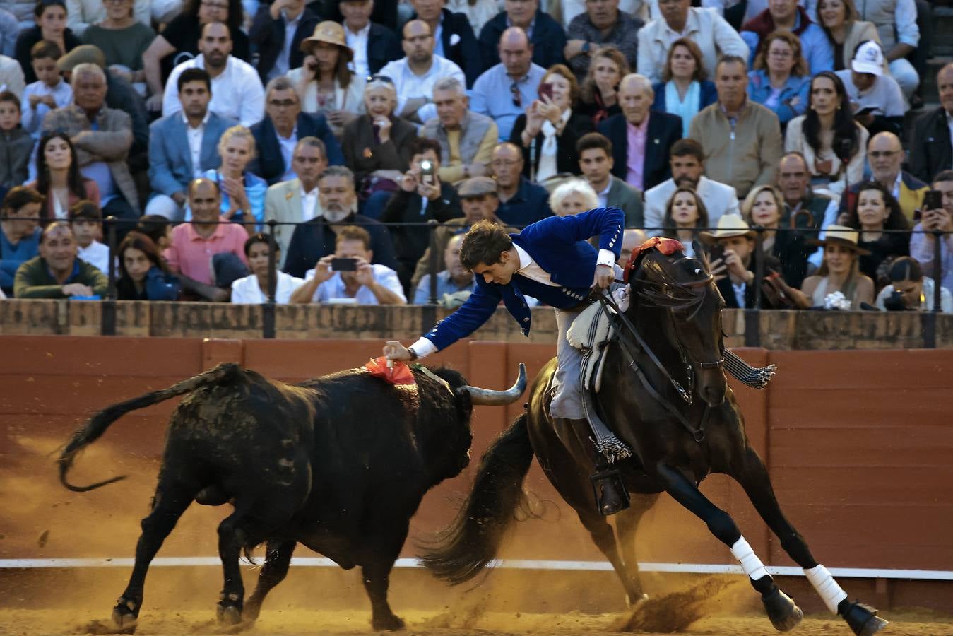 El navarro Guillermo Hermoso de Mendoza le cortó una oreja al sexto toro