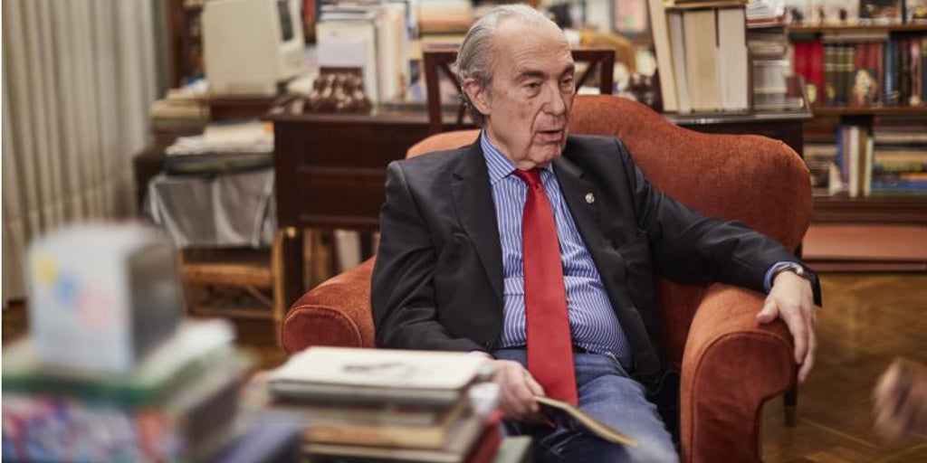 Luis Alberto de Cuenca, premio Reina Sofía de Poesía Iberoamericana