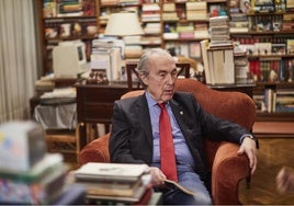 Luis Alberto de Cuenca, un clásico vivo, premio Reina Sofía de Poesía Iberoamericana