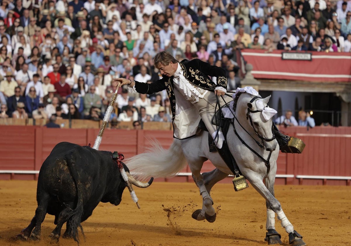 Corrida de toros celebrada en La Maestranza para los rejoneadores Rui Fernándes, Diego Ventura y Guillermo Hermoso de Mendoza
