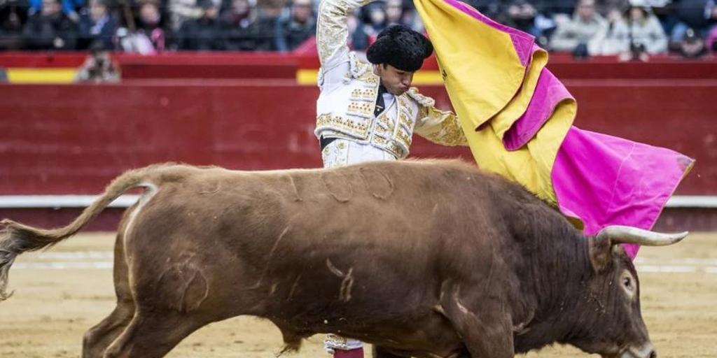 Toros en Las Ventas de Madrid por San Isidro, en directo: última hora de Román, Jesús Enrique Colombo e Isaac Fonseca hoy