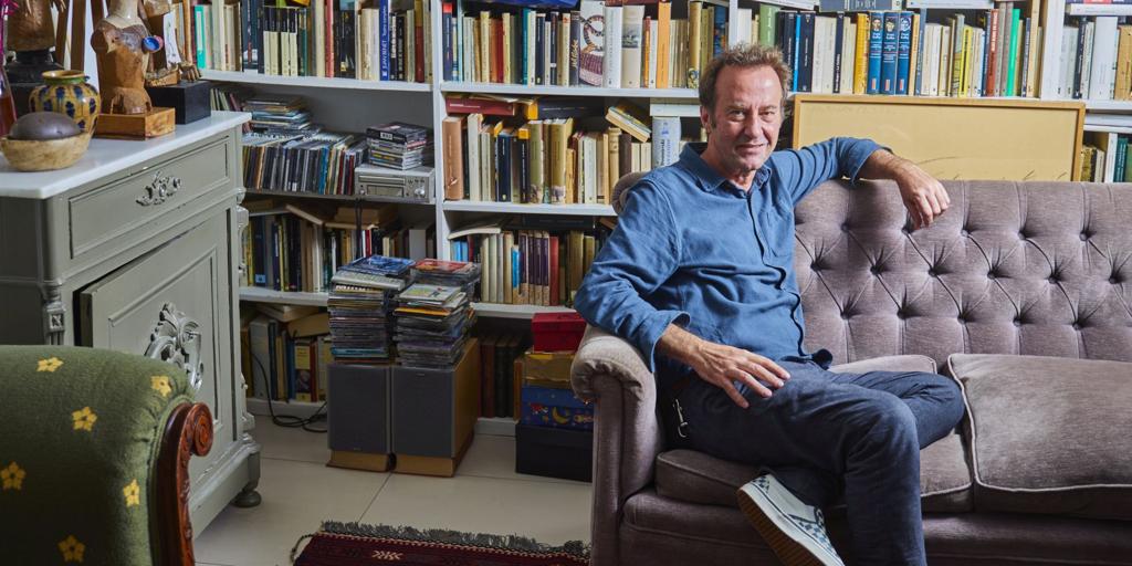 Marcos Giralt Torrente:  «Me parece nefasto poner la literatura al servicio de una idea»
