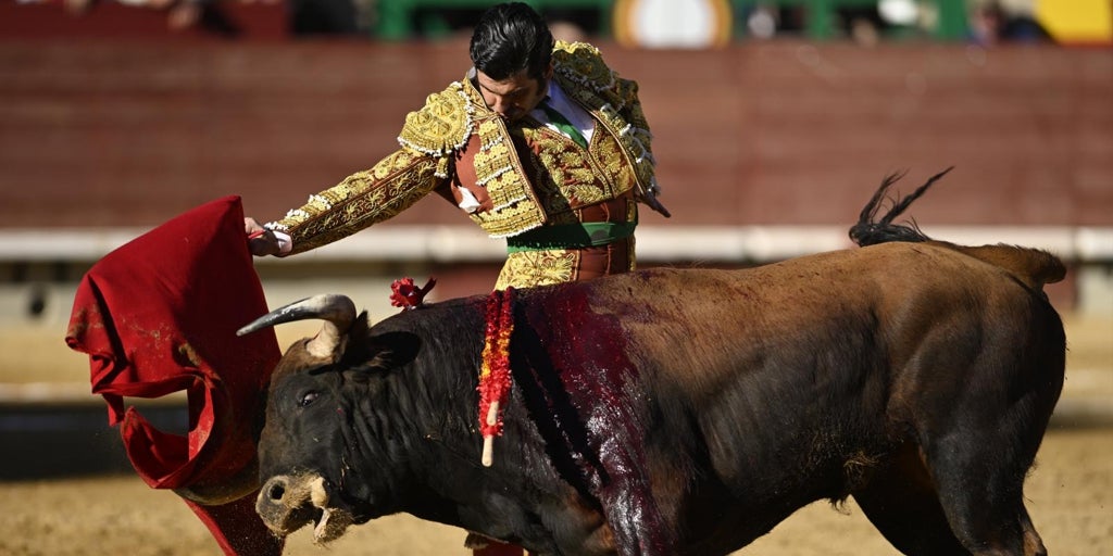 Quién torea hoy, sábado 24, en la Feria de San Isidro de Madrid: cartel, horario y dónde ver gratis en TV y online