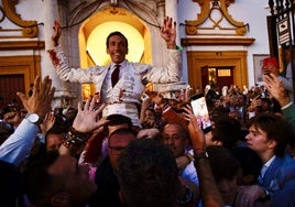 Toros en Sevilla, en directo: sigue la corrida con Cayetano, Roca Rey y David de Miranda en la Maestranza