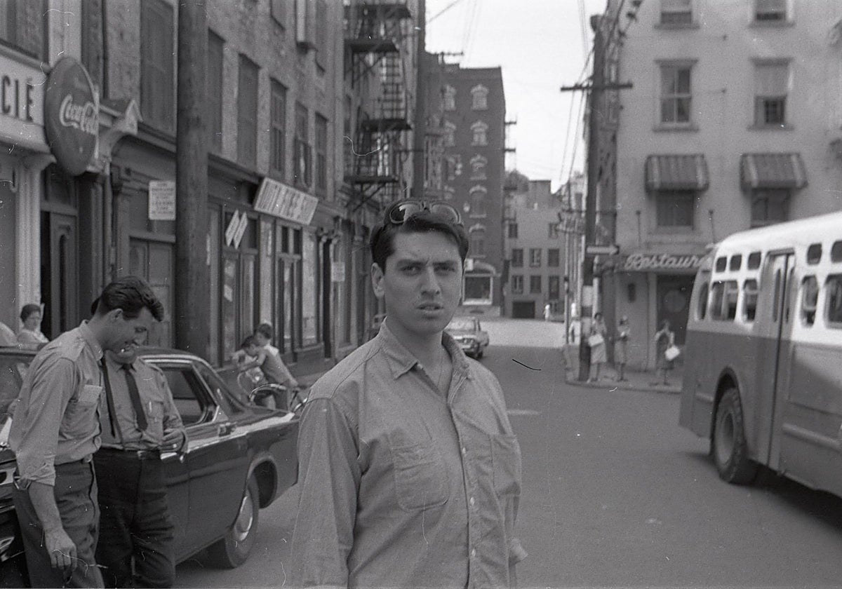 Iván Zulueta en las calles de Nueva York en 1964