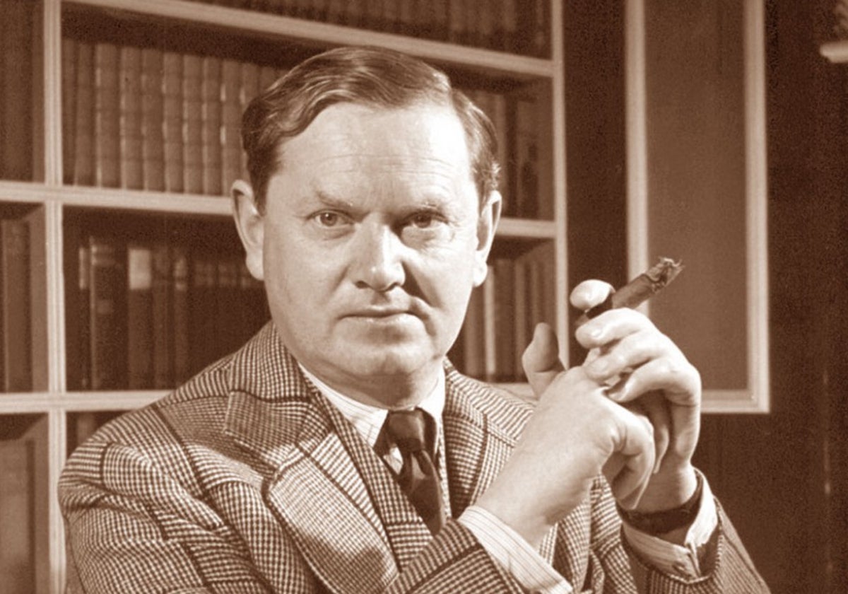 El escritor británico Evelyn Waugh