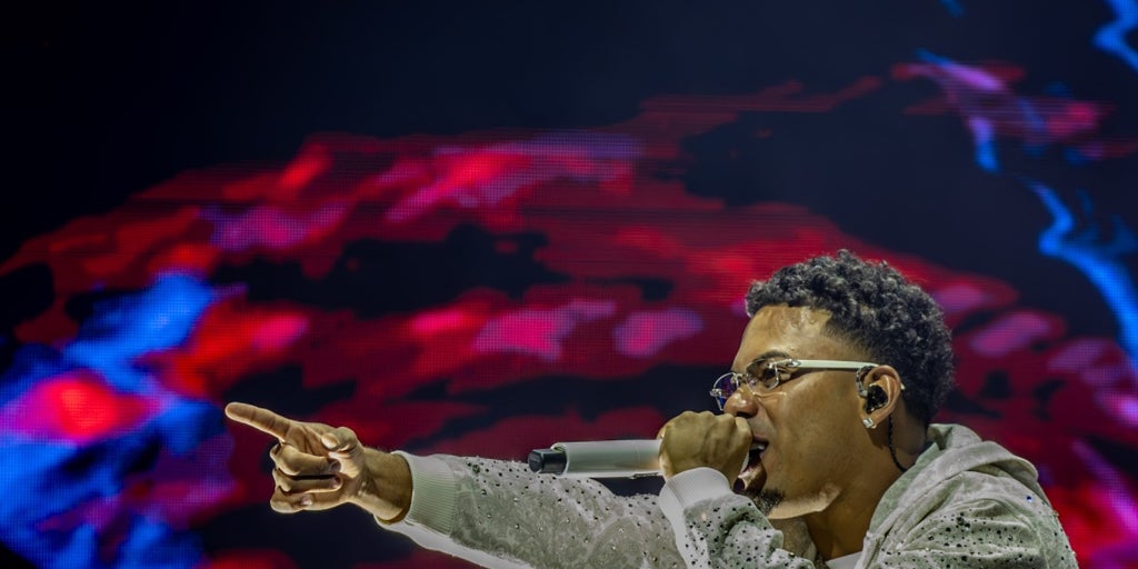 Myke towers desata la locura en madrid: el artista más escuchado de españa arranca su gira europea a lo grande