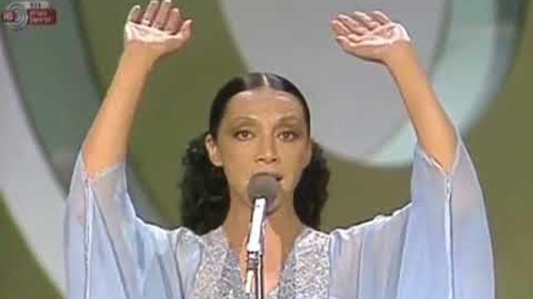 Betty Missiego, durante su actuación en Eurovisión