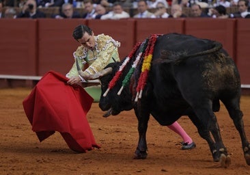 Pablo Aguado corta una oreja al sexto y salva in extremis la tarde de los artistas