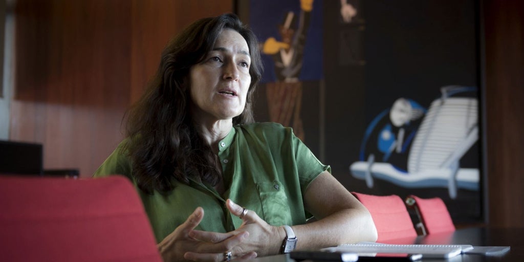 El Cervantes no está por la labor de darle el centro de Los Ángeles a la exministra González-Sinde