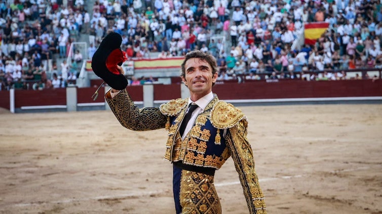 Fernando Robleño se rebela contra el muro gris de los adolfos