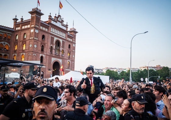 La Policía fue al hotel de Morante varias veces para pedirle explicaciones por el gentío que celebraba su triunfo