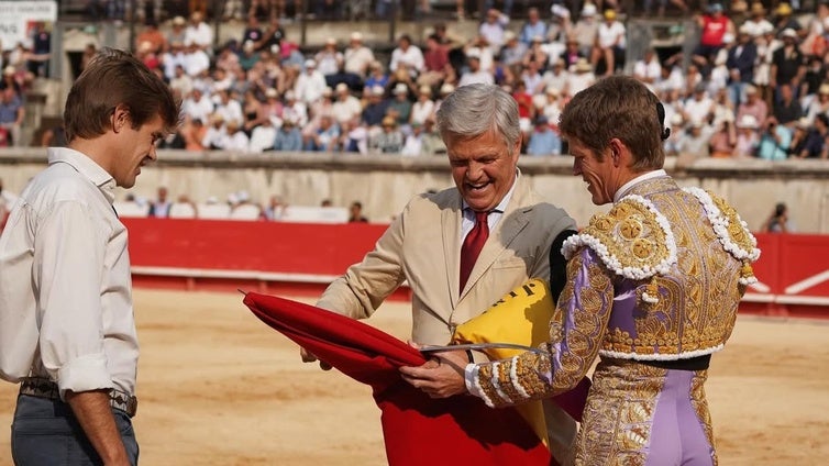 Así fue la confirmación de Borja Jiménez en Nimes de manos de Espartaco