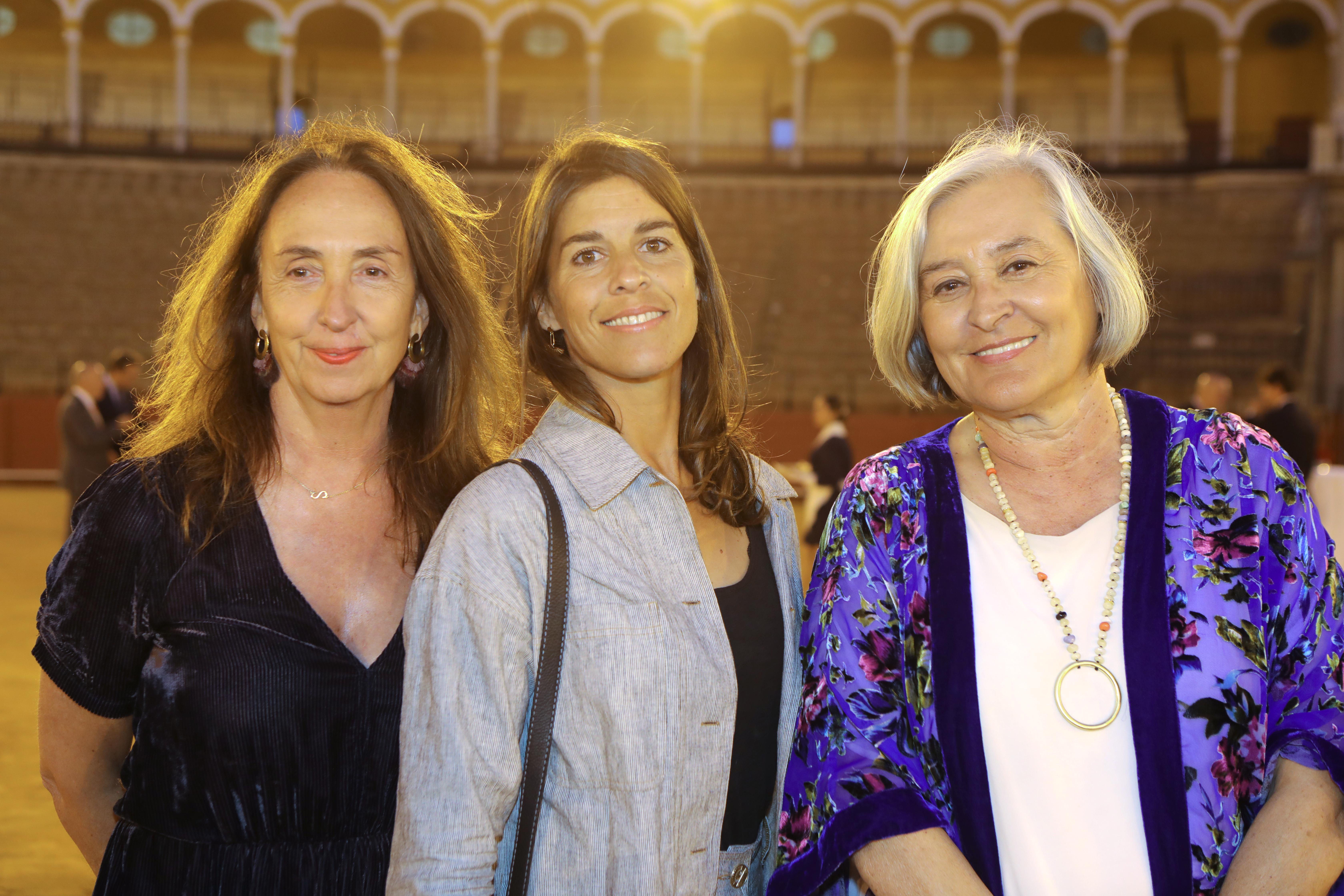 S. Mesplede, Lea Vicens y Anabel Moreno