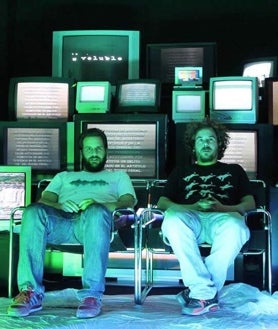 Imagen secundaria 2 - Arriba, Los Voluble presentando 'Flamenco Is Not A Crime' en el Sónar de 2019. Abajo, posando en diferentes momentos de su carrera