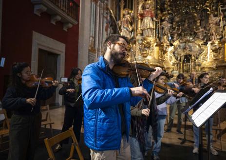 Imagen secundaria 1 - Obrando el milagro en el santuario de la música