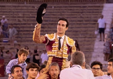 Tomás Rufo se adelanta a la cremá y hace arder las Hogueras