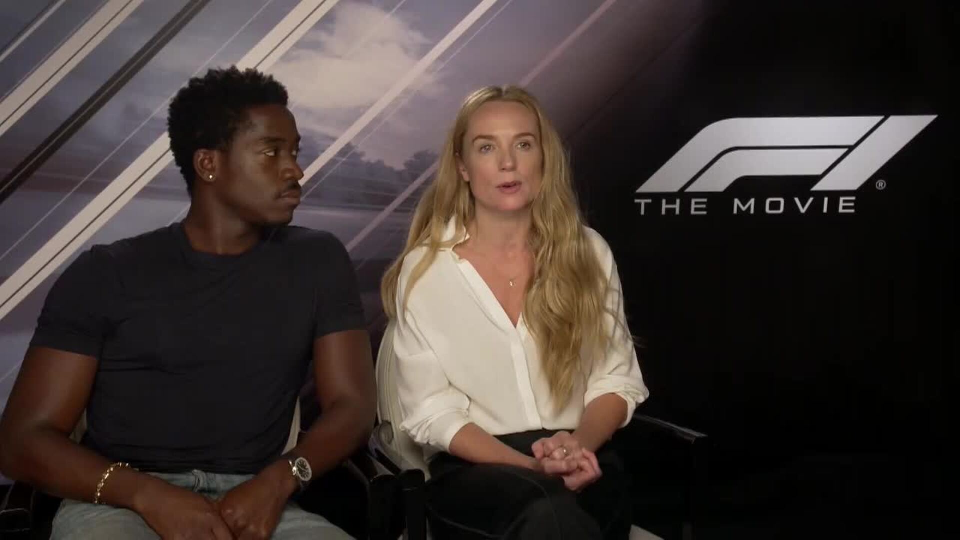 El director de &quot;F1&quot; dice que la amistad entre Brad Pitt y Javier Bardem es el &quot;núcleo&quot; de la película