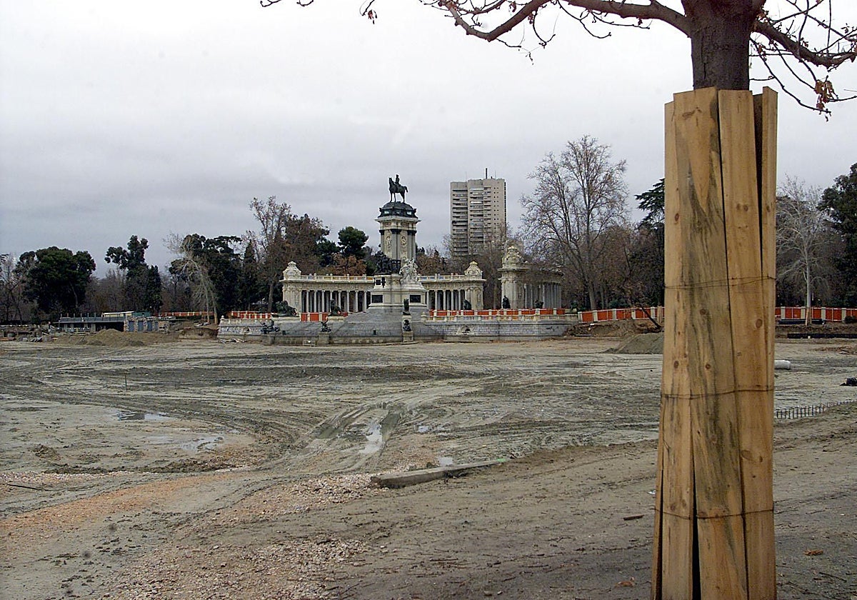 La limpieza del estanque del parque del Retiro en 2001 y principios de 2002