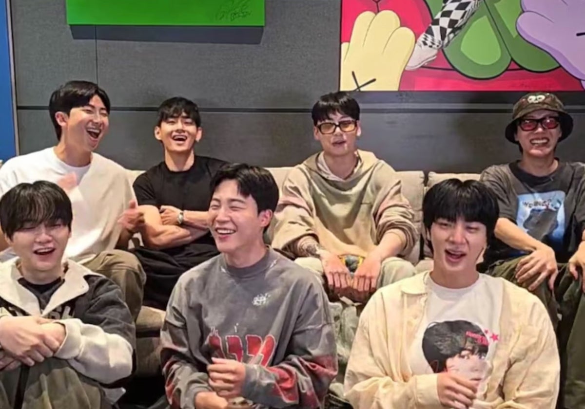 El grupo BTS durante la emisión en la que anunciaron su regreso