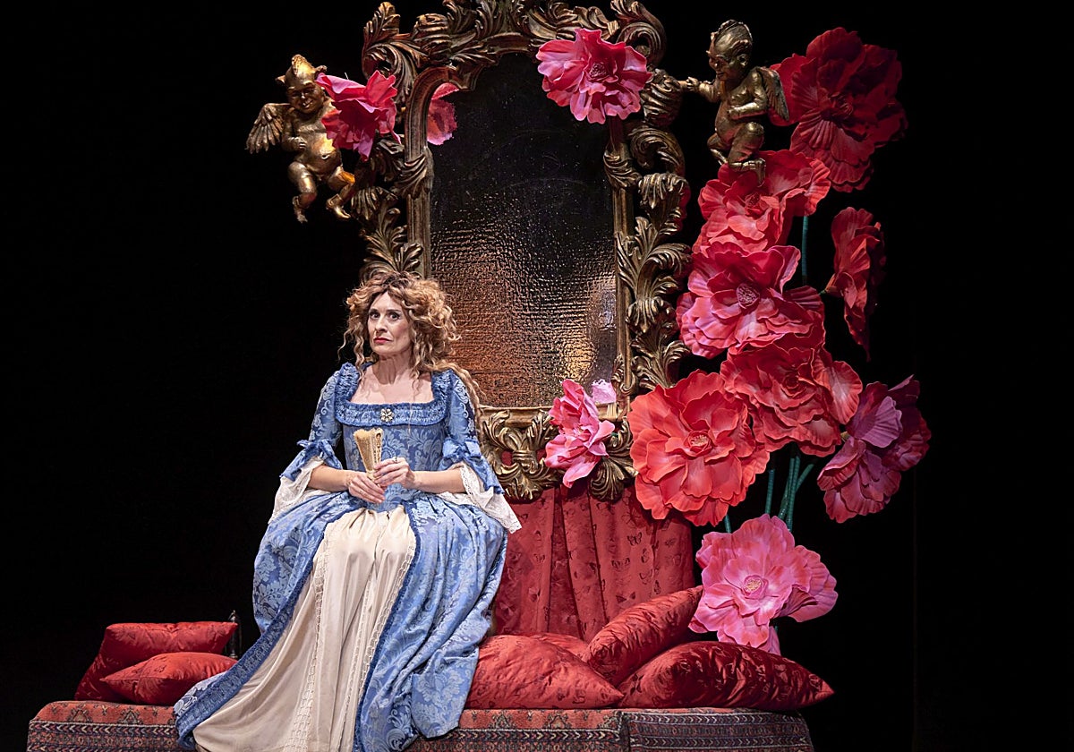 Christina khalil nip slip a quarter of an hour later I