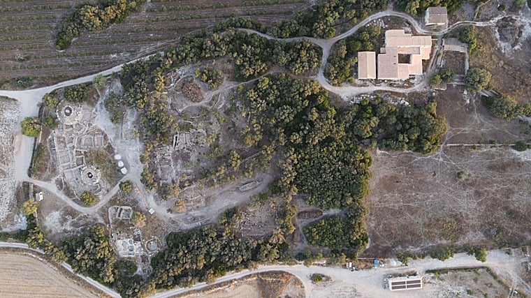 Vista aérea del yacimiento y las casas del futuro museo