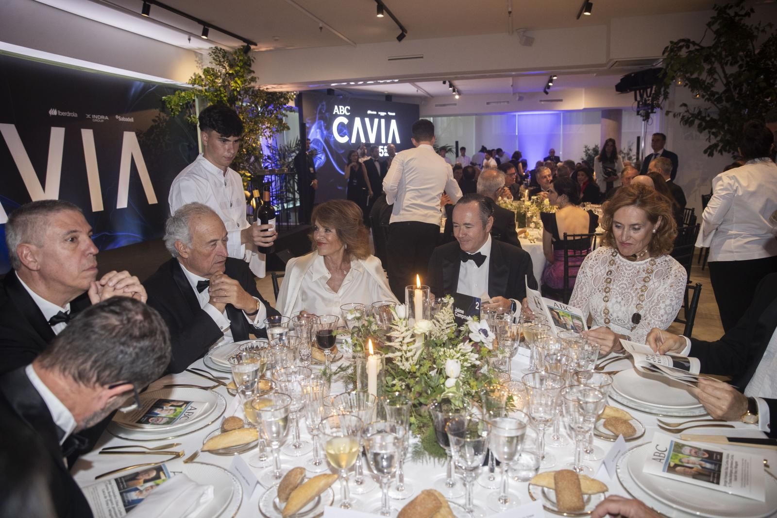 José Vicente de los Mozos, consejero delegado de Indra; Álvaro de Ybarra y Zubiría, consejero de Vocento; Ana Botella, presidenta de la Fundación Integra y exalcaldesa de Madrid; Cristóbal Paredes, director general y director de banca corporativa de Banco Sabadell; y Laura González-Molero, presidenta de DKV