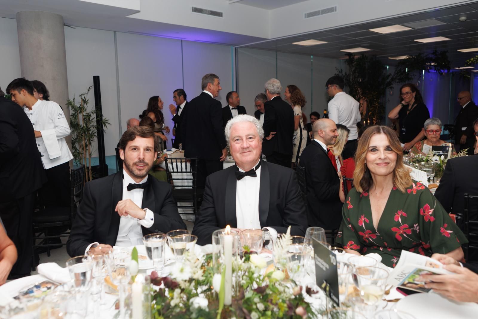 Miguel Ángel Fernández Delgado, director general de Vocento Medios, junto a Jordi García Tabernero, director general de Asuntos Públicos y Sostenibilidad de Naturgy, y la periodista Luz Sánchez Mellado