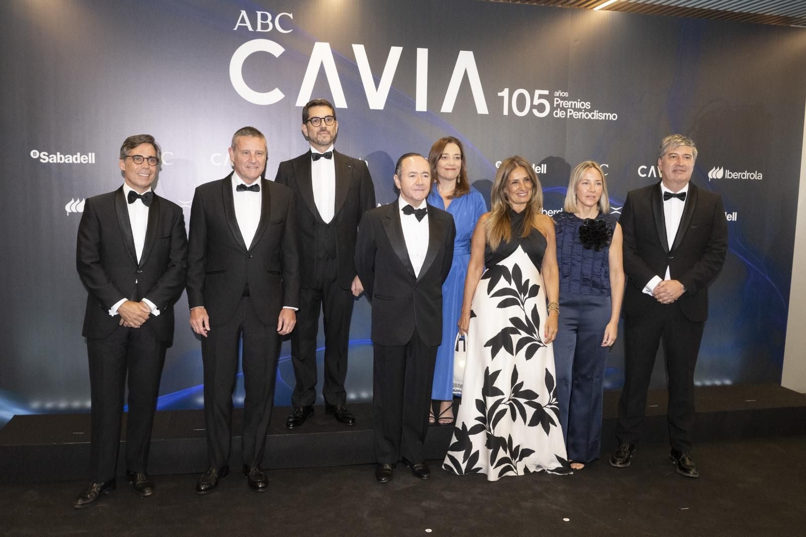 El equipo del Banco Sabadell junto a Cristóbal Paredes, director general, director de Banca Corporativa