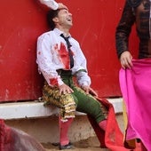 Rafaelillo, con ocho costillas rotas tras su brutal cogida: «Sentí el crac-crac y supe que el toro me las había partido»