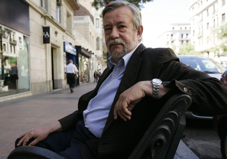 Muere el escritor José María Guelbenzu a los 81 años