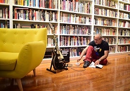 Gustavo Faverón:  «Los poemas sobre la muerte son los más divertidos»