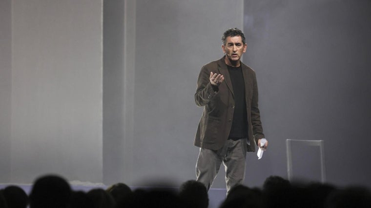 Juan Mayorga interpreta al personaje por él creado en 'La gran cacería'