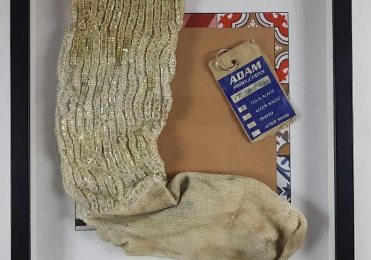 Calcetín usado el 27 de julio de 1997 por Michael Jackson y subastado en Francia