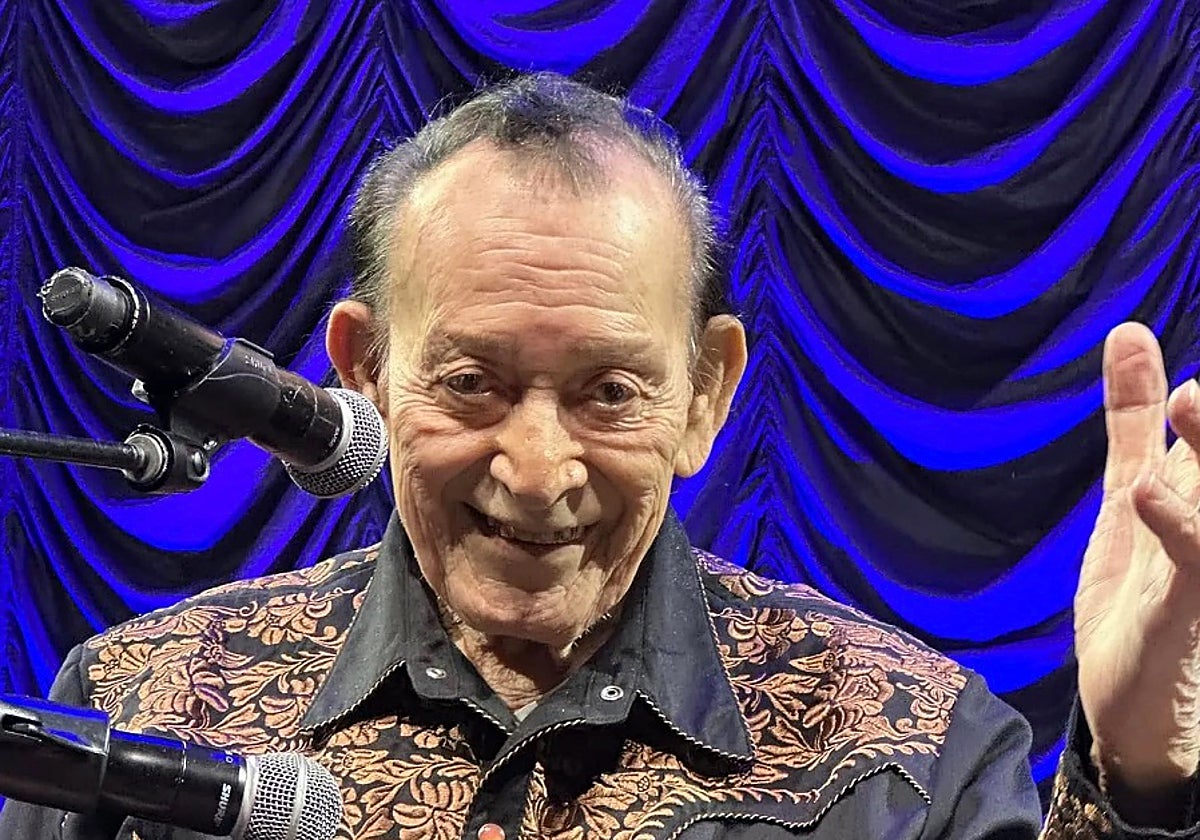 Muere el líder de Junkyard, David Roach, dos semanas después de casarse