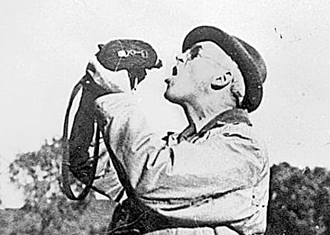 Imagen secundaria 1 - Ava Gardner, con John Laurie y Nigel Patrick, en S'Agaró (Hostal de La Gavina). Abajo: James Stewart en una de sus habituales visitas a España. En la última imagen, la residencia de la Costa Brava donde Truman Capote escribió 'A sangre fría'