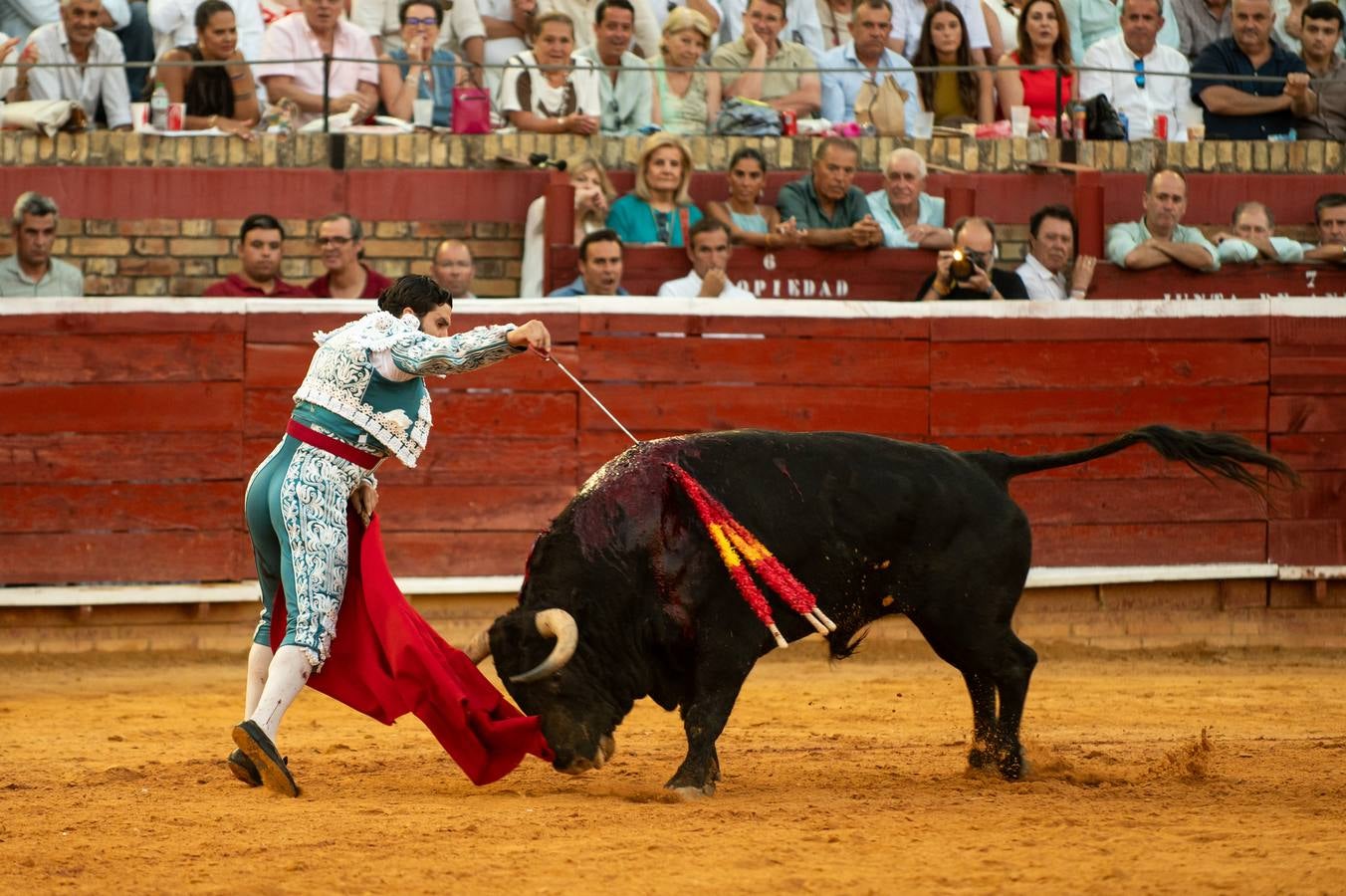 Morante cortó una oreja, pero enfadó a los asistentes por despachar rápido a su segundo astado