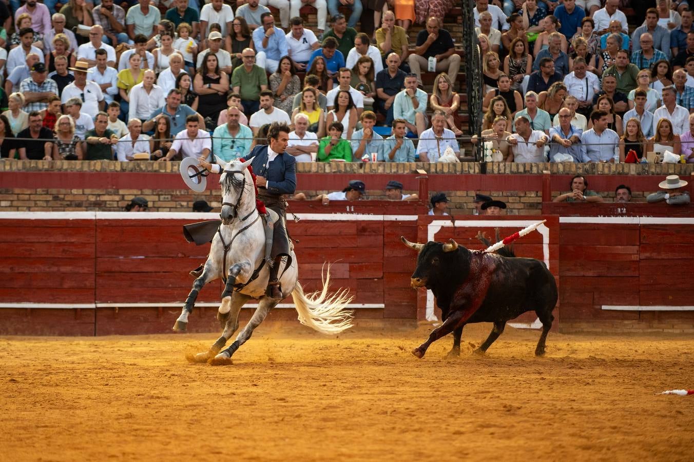 Sergio Galán, Diego Ventura y Andrés Romero pusieron en pie a los tendidos de La Merced