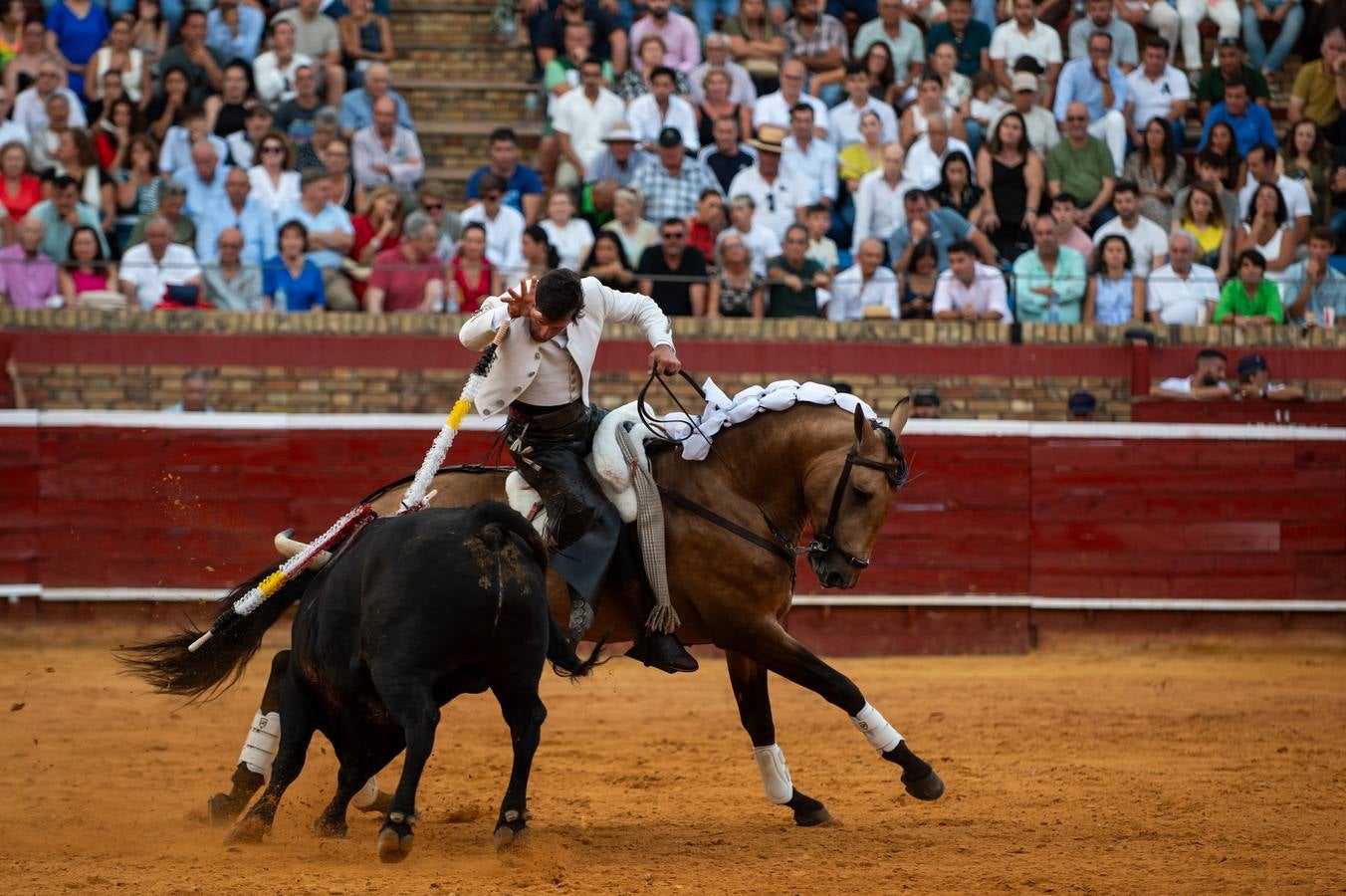 Sergio Galán, Diego Ventura y Andrés Romero pusieron en pie a los tendidos de La Merced