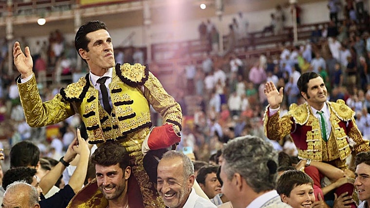 Talavante y Morante salen a hombros