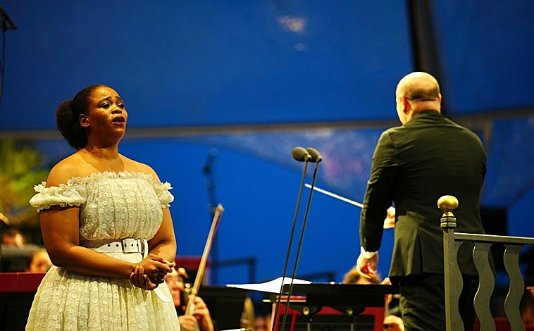 Imagen principal - Pretty Yende y Riccardo Frizza; Maxim Vengerov durante su recital; Anna Netrebko y Luca Salsi, en Nabucco