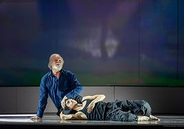 'Memorias de Adriano': Lluís Homar instala en Mérida su despacho oval