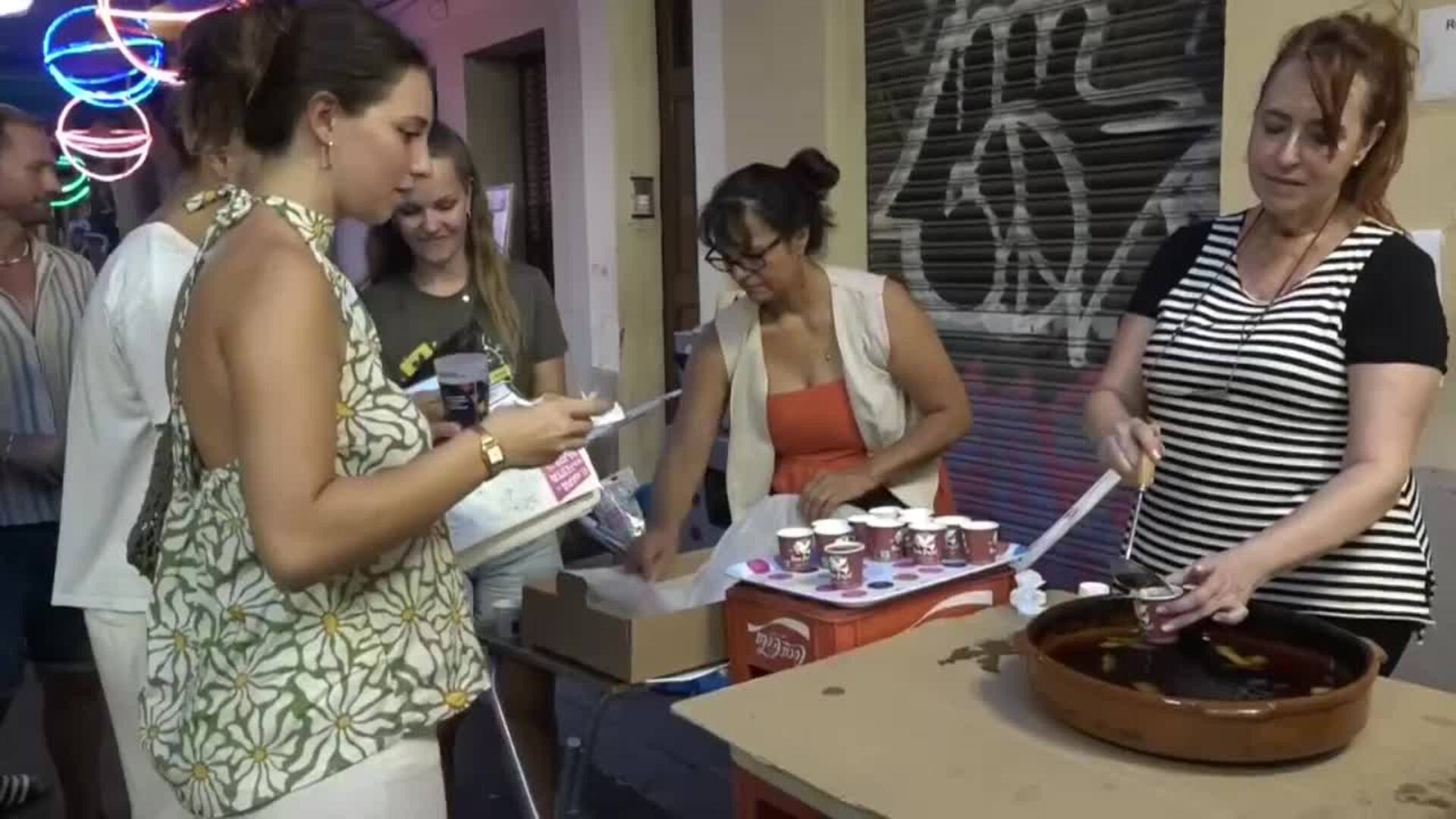 Las fiestas de Gràcia alcanzan su ecuador con el calor a la baja