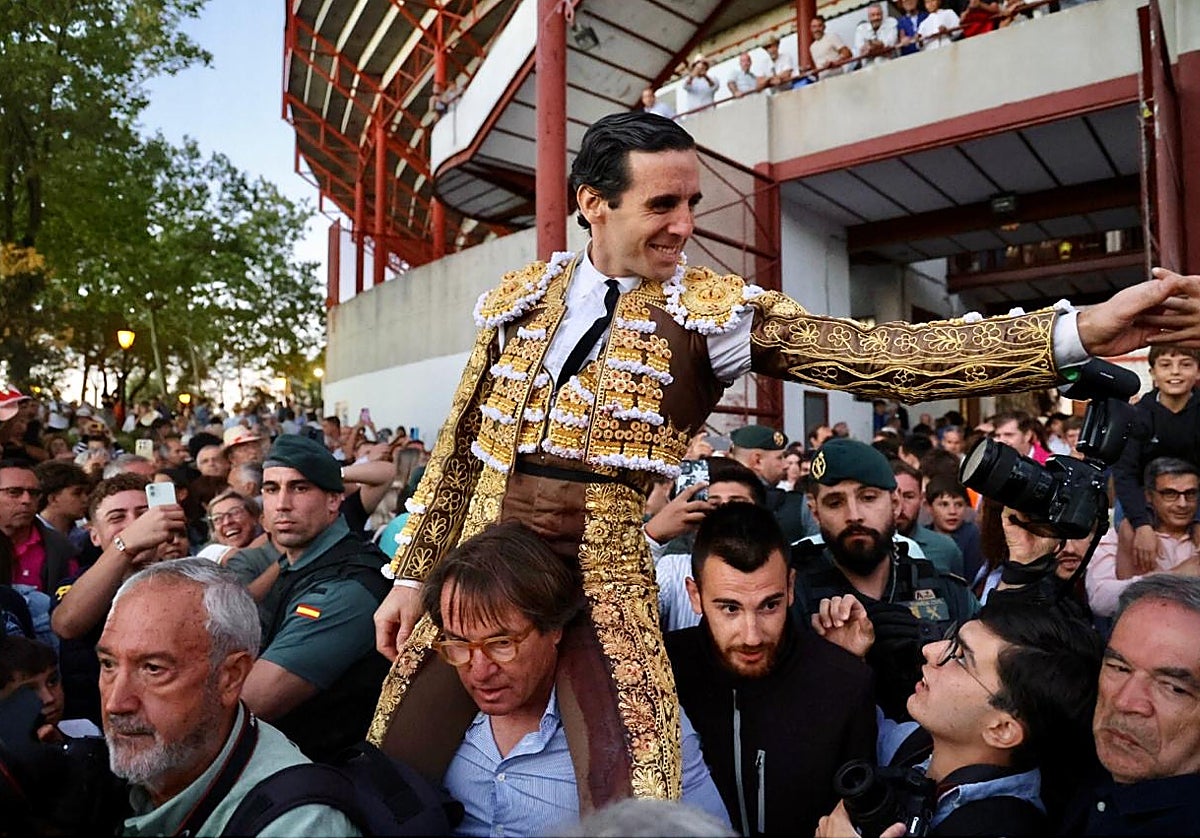 Juan Ortega por la puerta grande de Colmenar