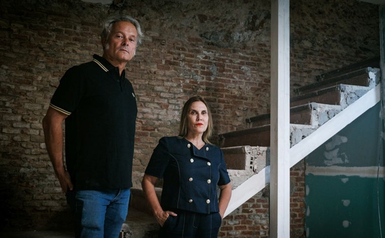 Hauptbild – Von oben nach unten: Nacho Ruiz und Carolina Parra bei T-20 Fourquet; Frasco und Pedro Pinto von Artizar; und Patricia Lara, Direktorin von The Ryder